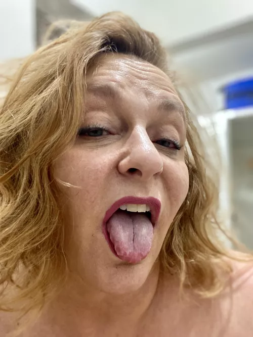 Teacher Tess gives the BEST face!