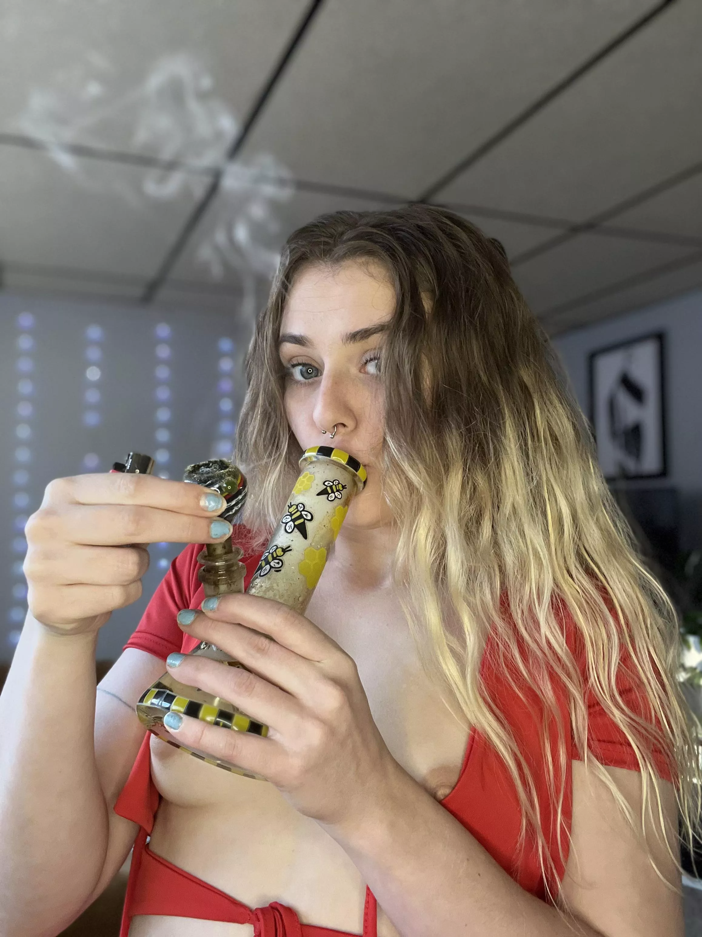 undress me while I smoke 😉💦