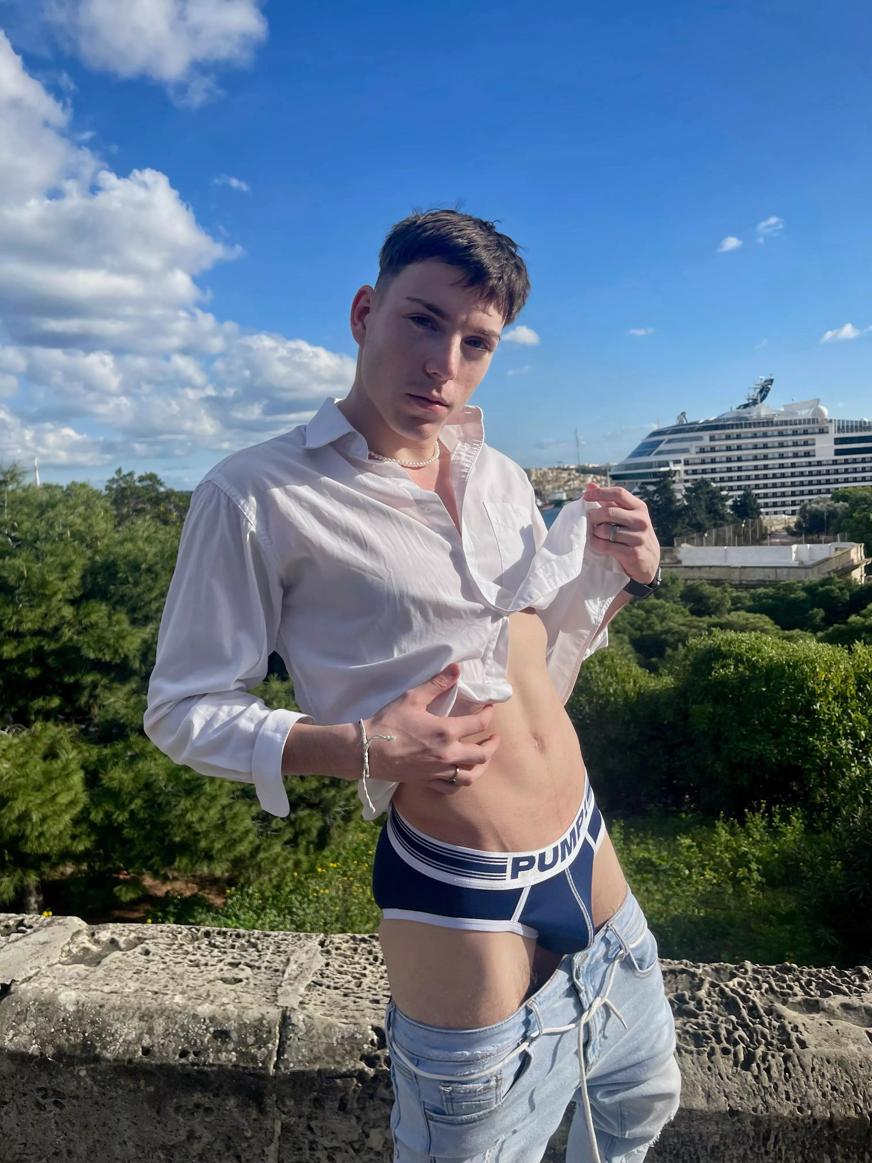[19] @kolozsi_tomi outdoor fun?