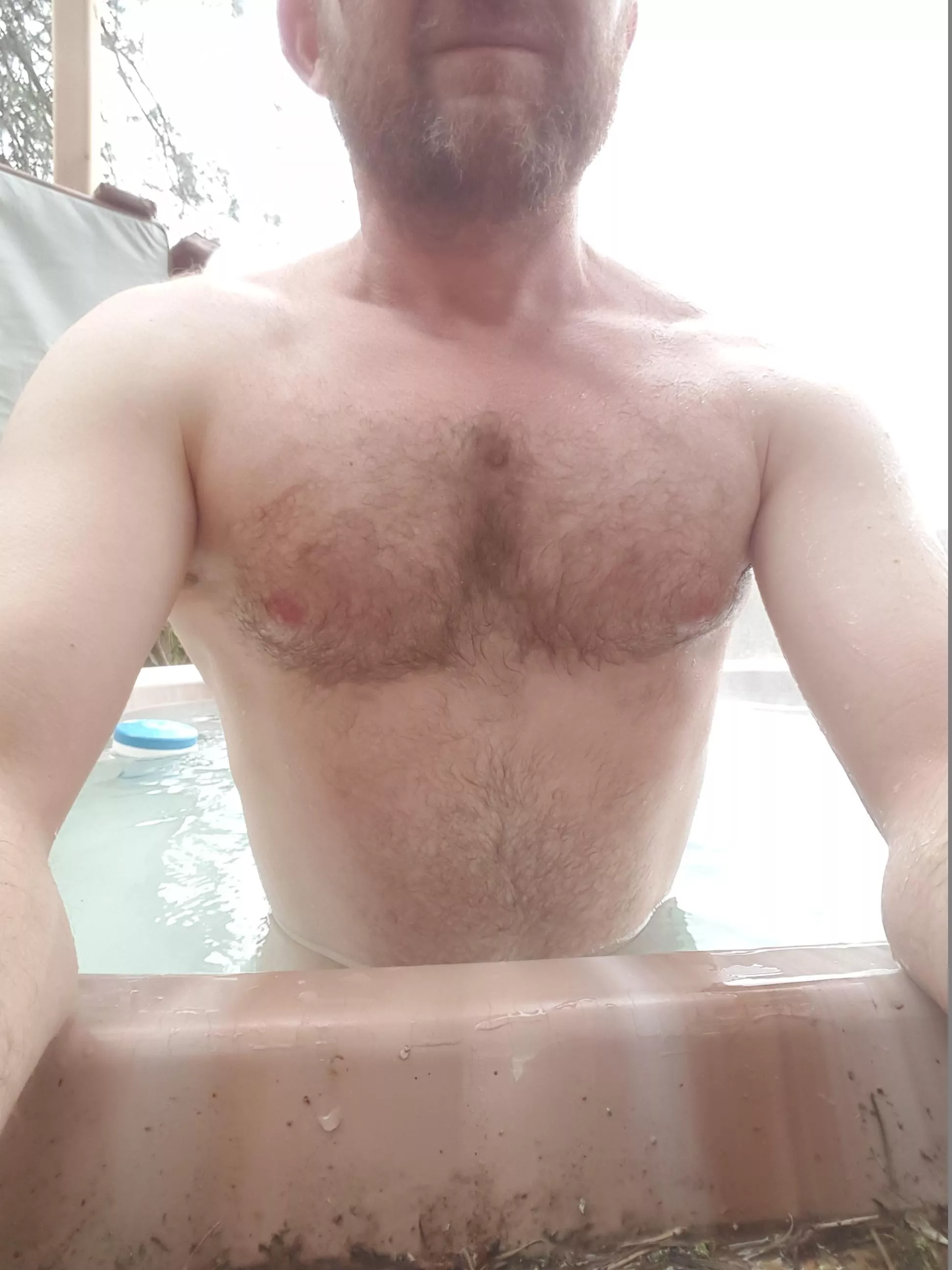 [48]Hot tub fiesta