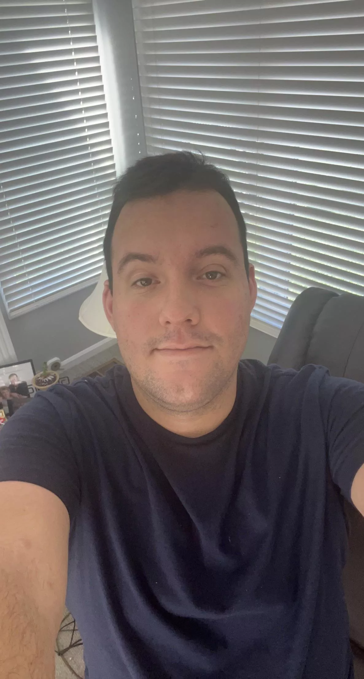 Feeling pretty confident today! Anyone else think this is a good photo of me? 🏳️‍🌈😊