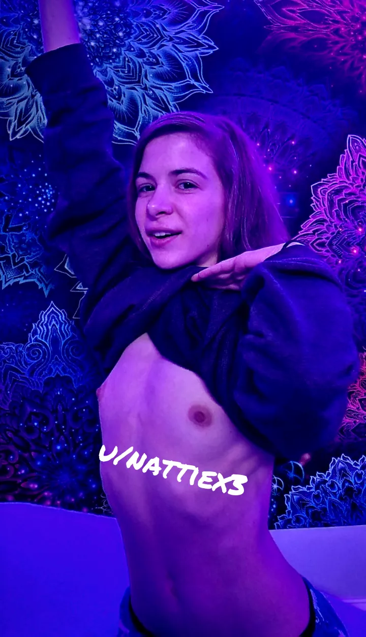 hands where I can see em! (: