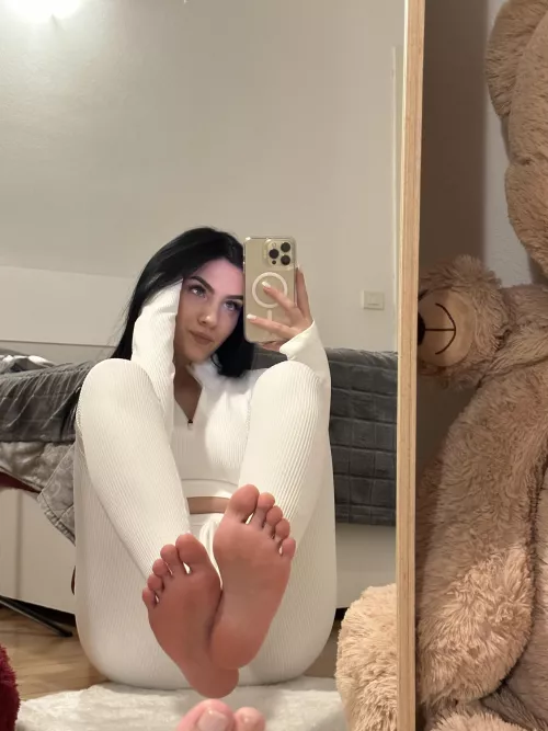 Happy Valentine’s Day!👣