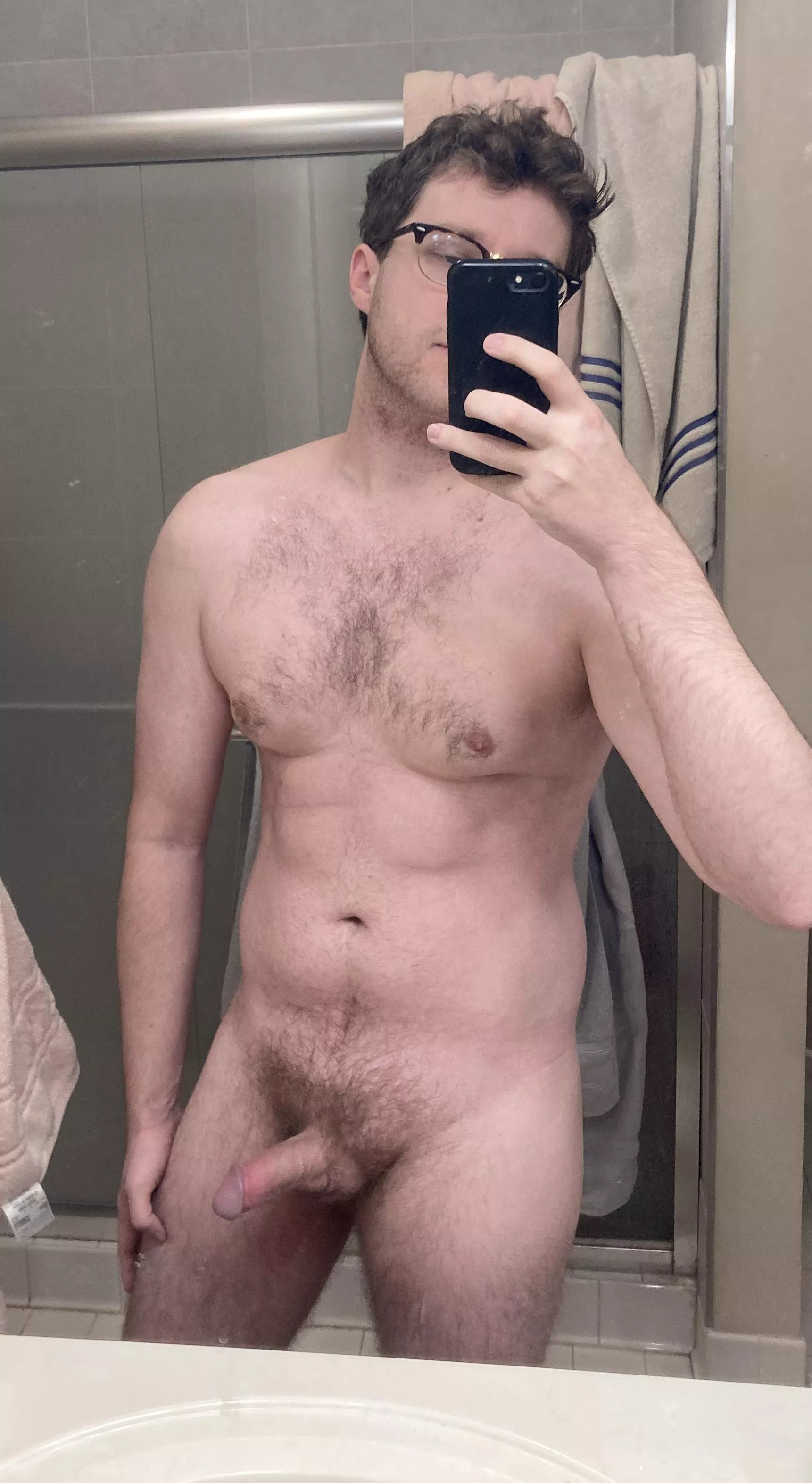 I don’t have a boyfriend to send nudes to 😭