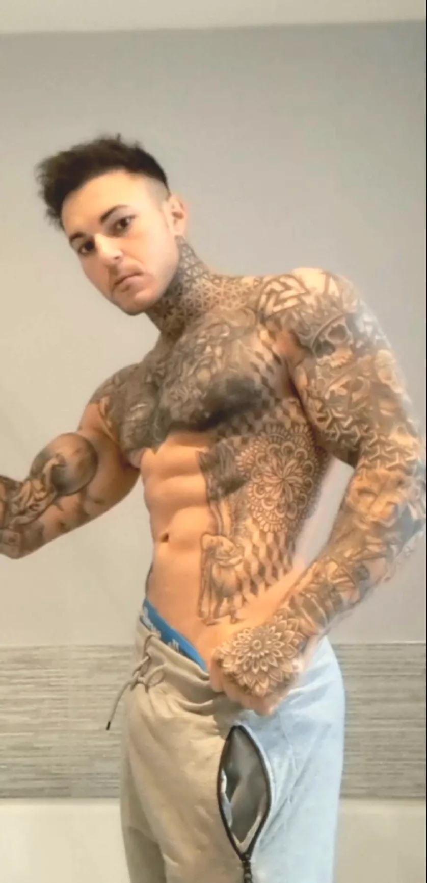 I love to be worshipped