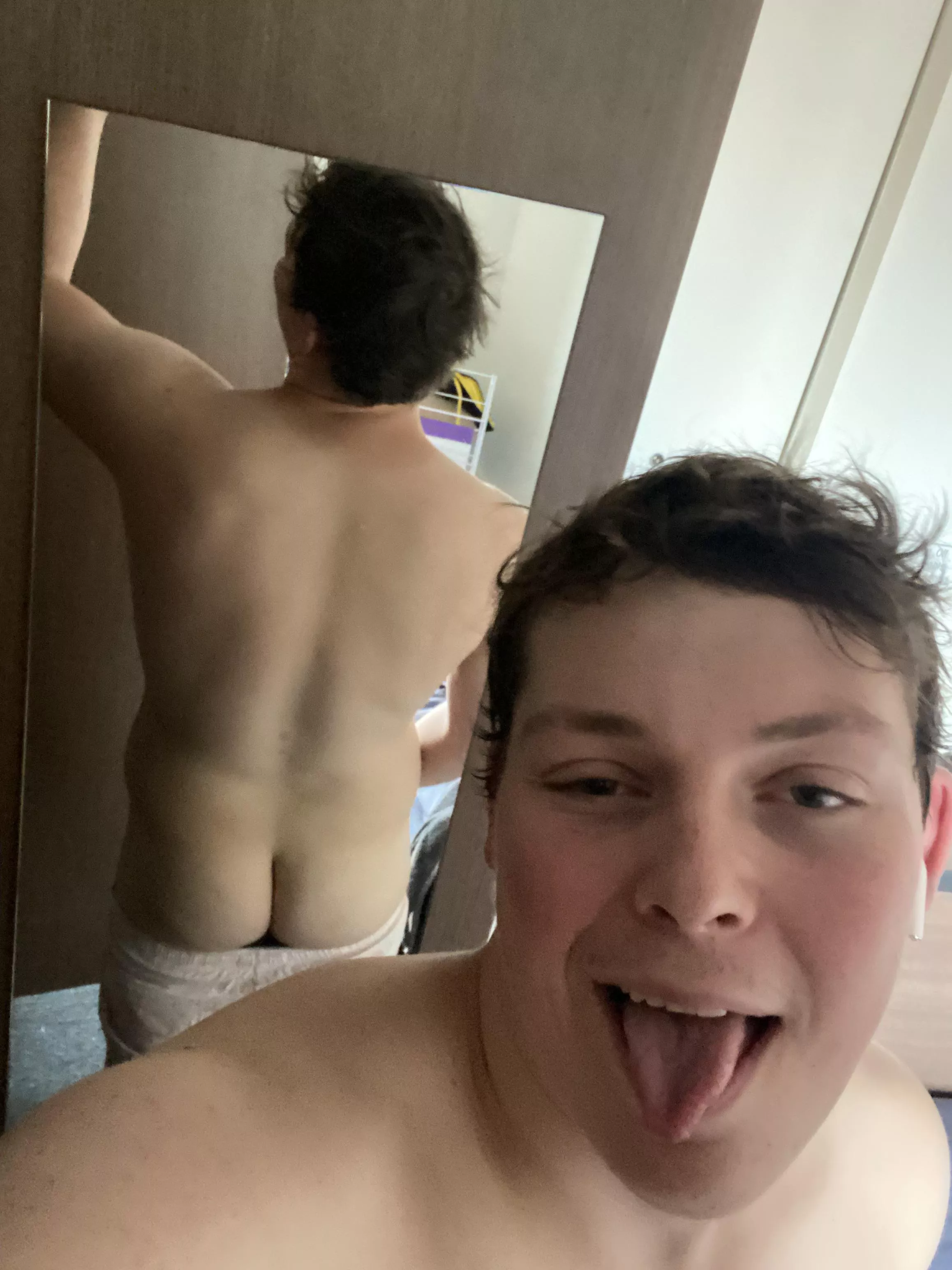 I need some cock to suck really nice cock. Who wants to volunteer?