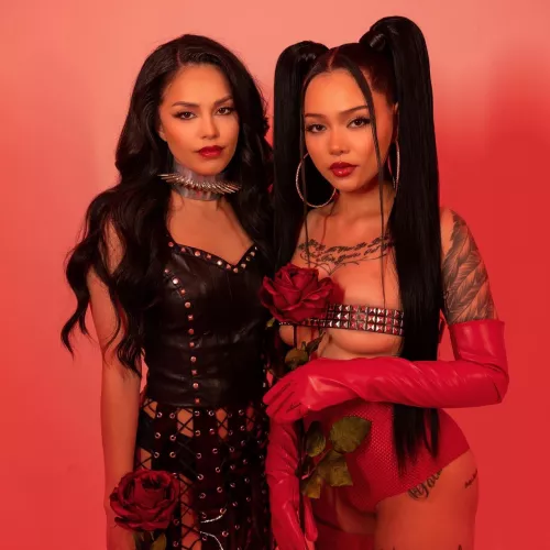 I'd love to worship Valkyrae and Bella Poarch, come milk me in a JOI or RP!