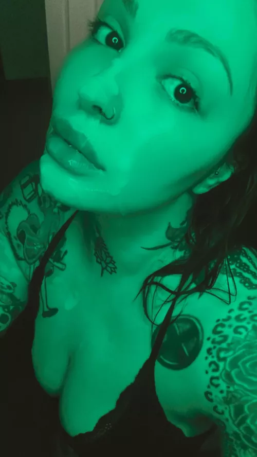 My pretty face covered in hot cum 🥵🥵