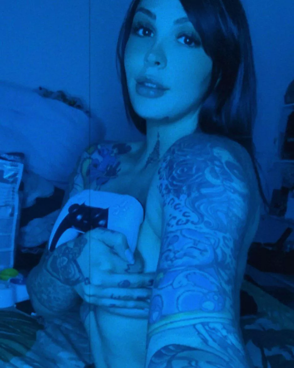 Ready for a player 2 hope don’t mind I game naked 😉