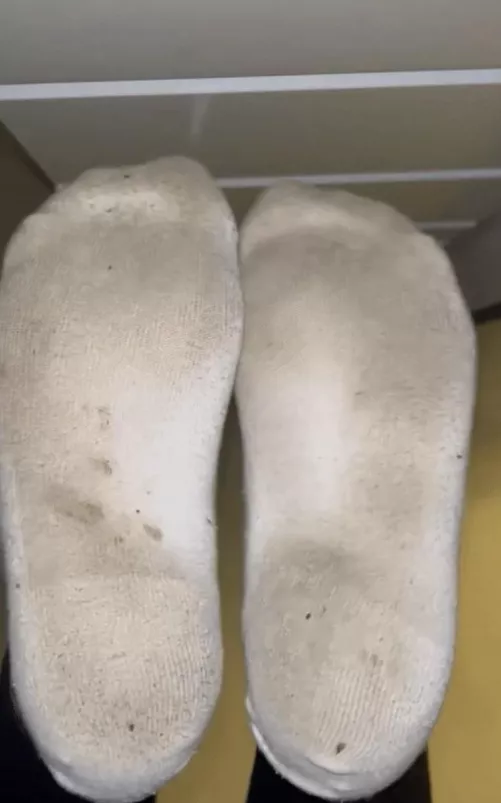 who likes dirty socks and even dirtier feet