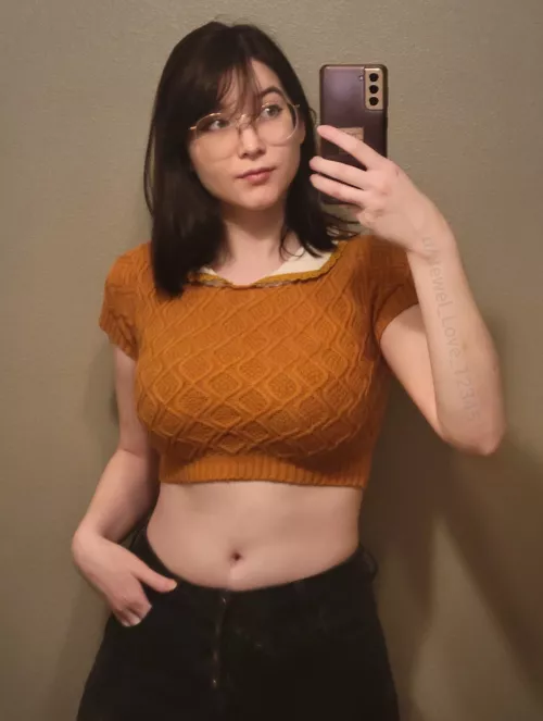 All my shirts turn into crop tops 😅