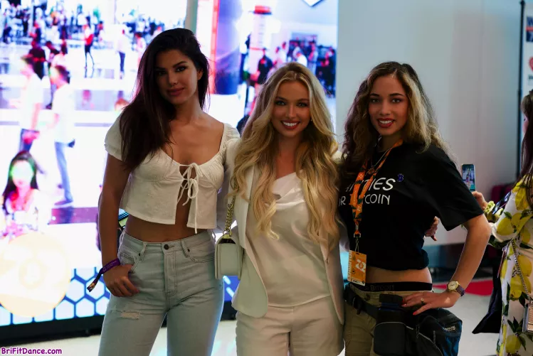 Bitcoin Gals