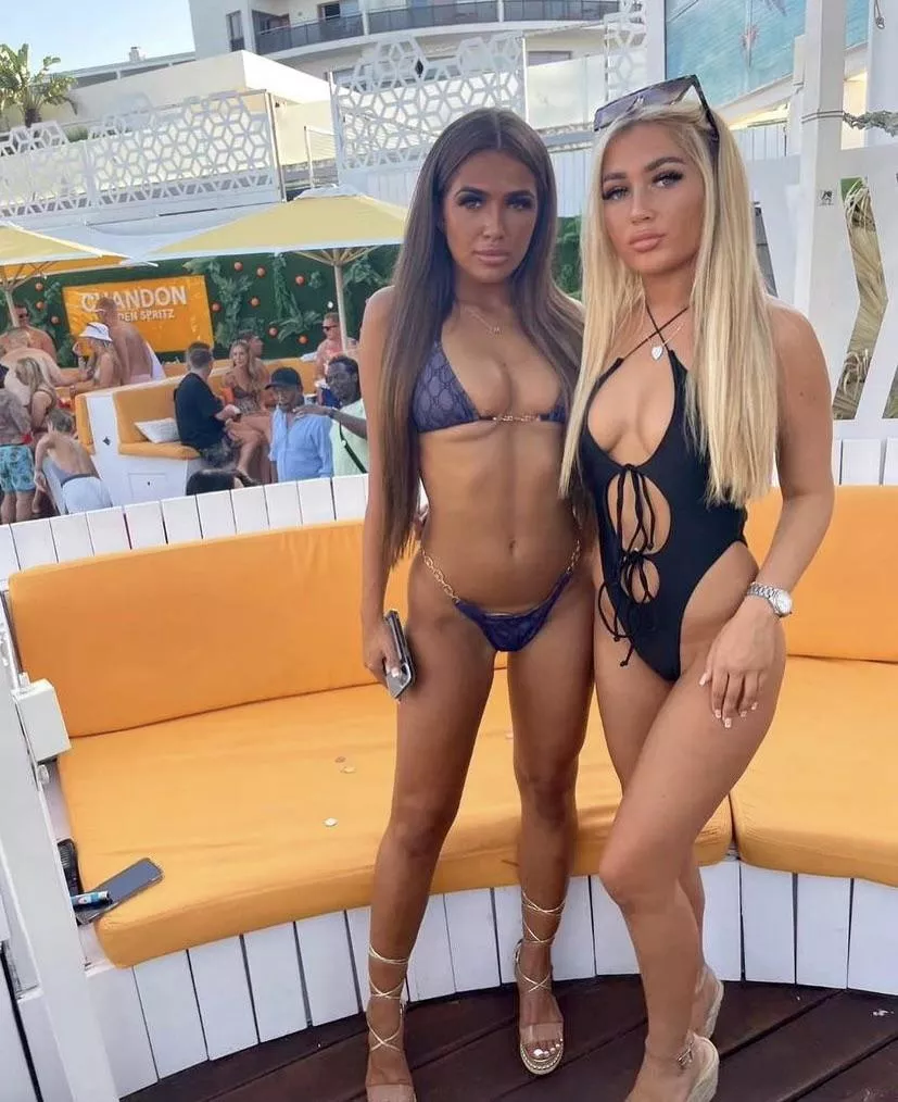 blonde or brunette?😍🤤