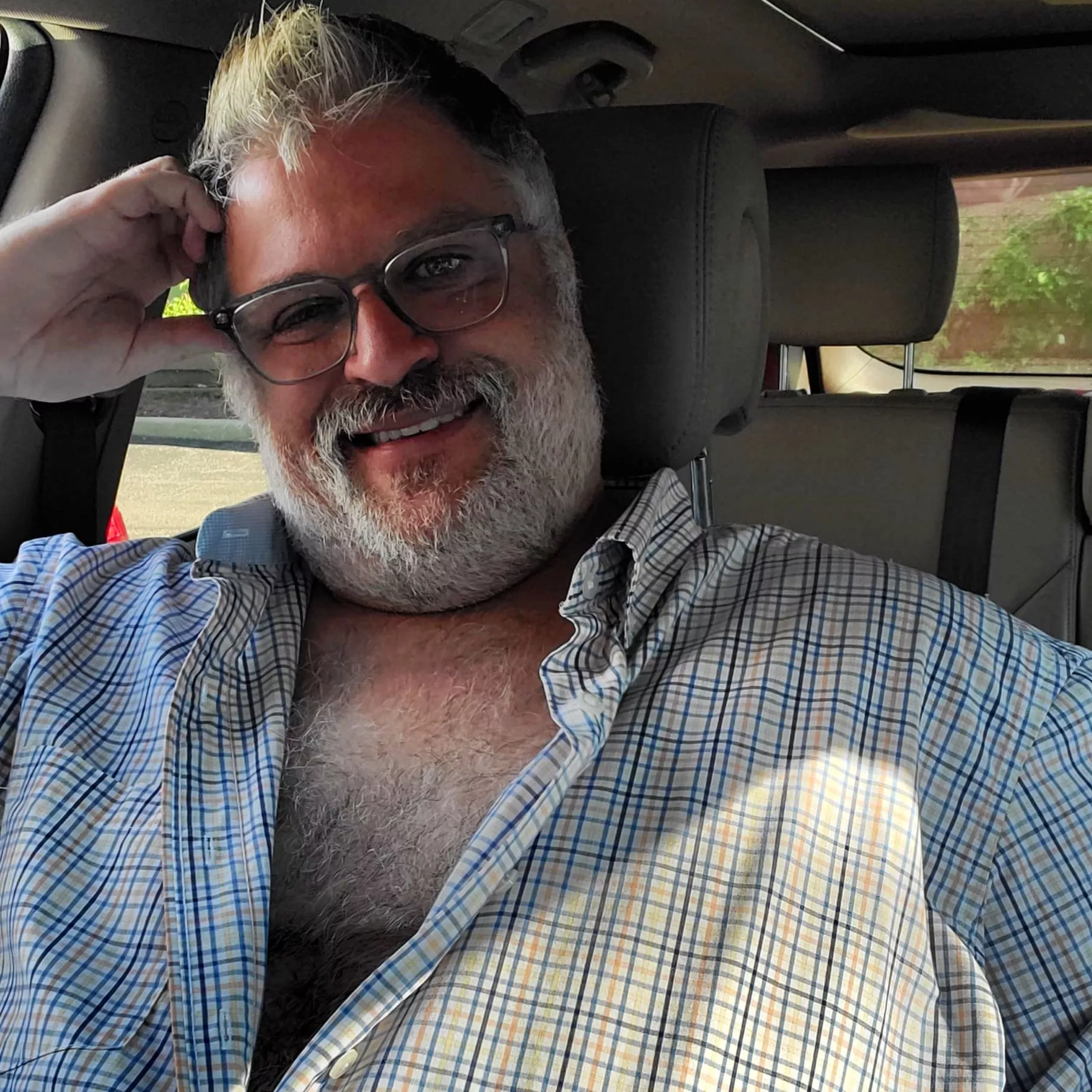 Daddy bear with some nice thick chest hair here