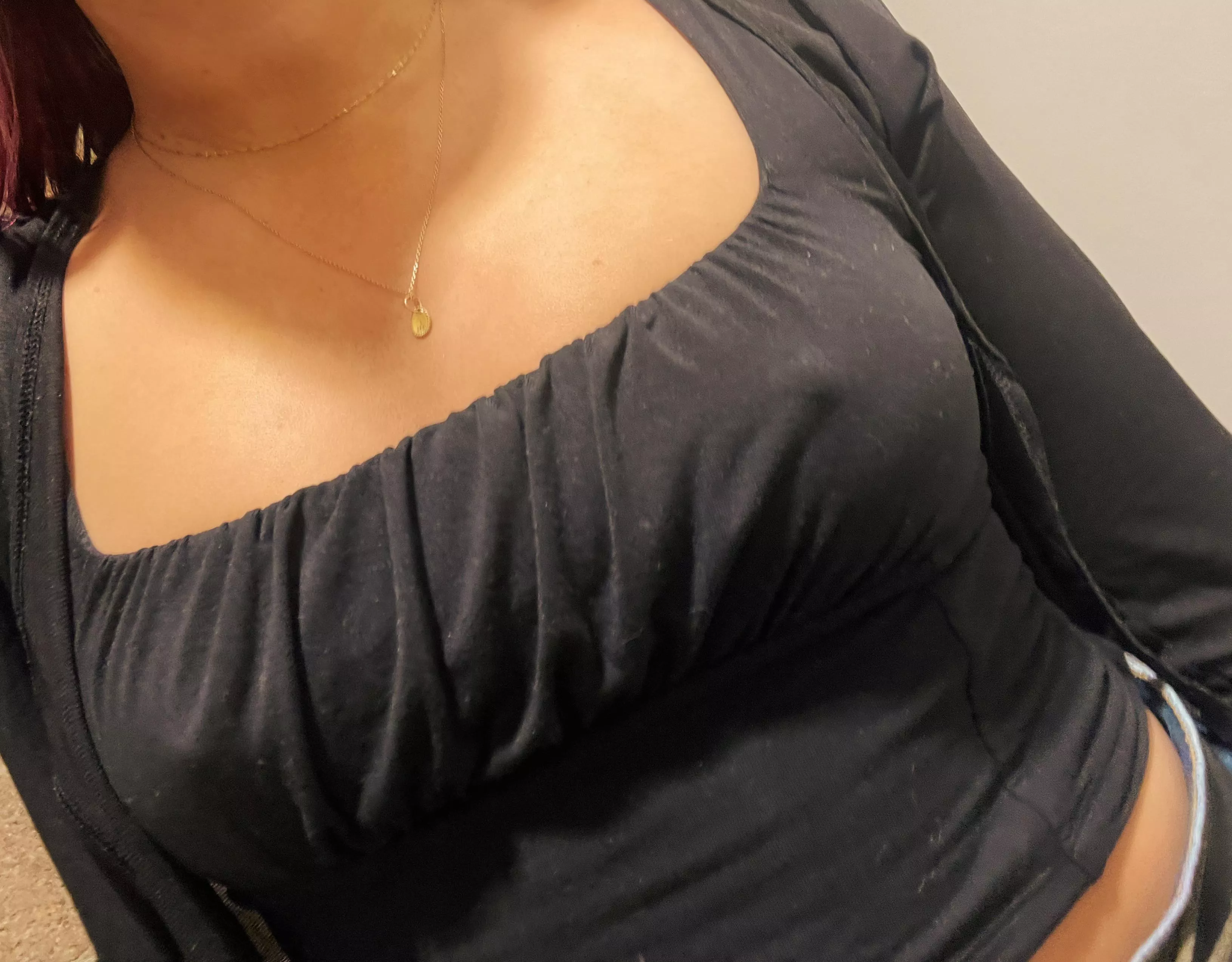 Did not expect it to be so frigid in the office today, whoops…A+ professional business lady in the building 🙃🥶🤣