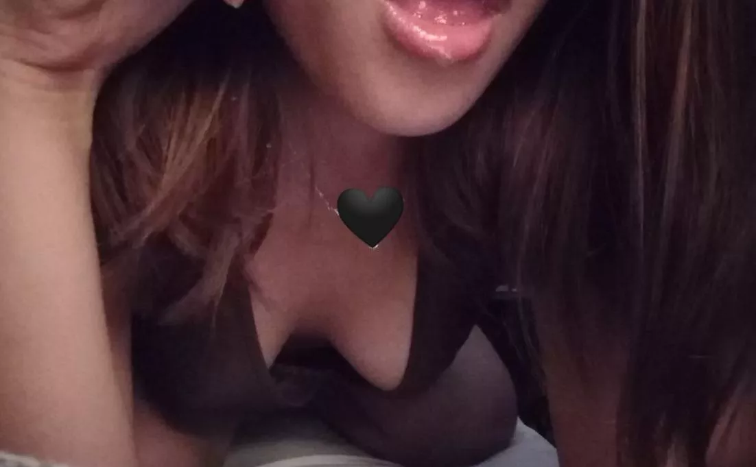 [f] So should I suck you or ride you first? 👀