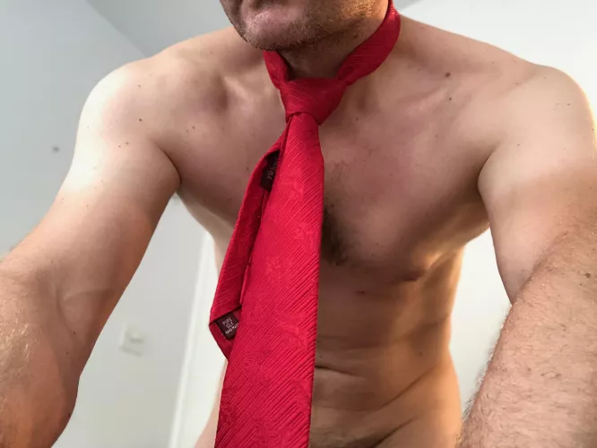 Happy Valentine’s Day to the beautiful posters of NSFW Reddit. May you all get the love you deserve today