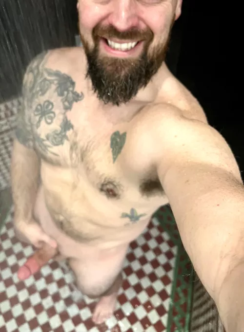 Hello from my Moroccan 🇲🇦shower. What day is it?