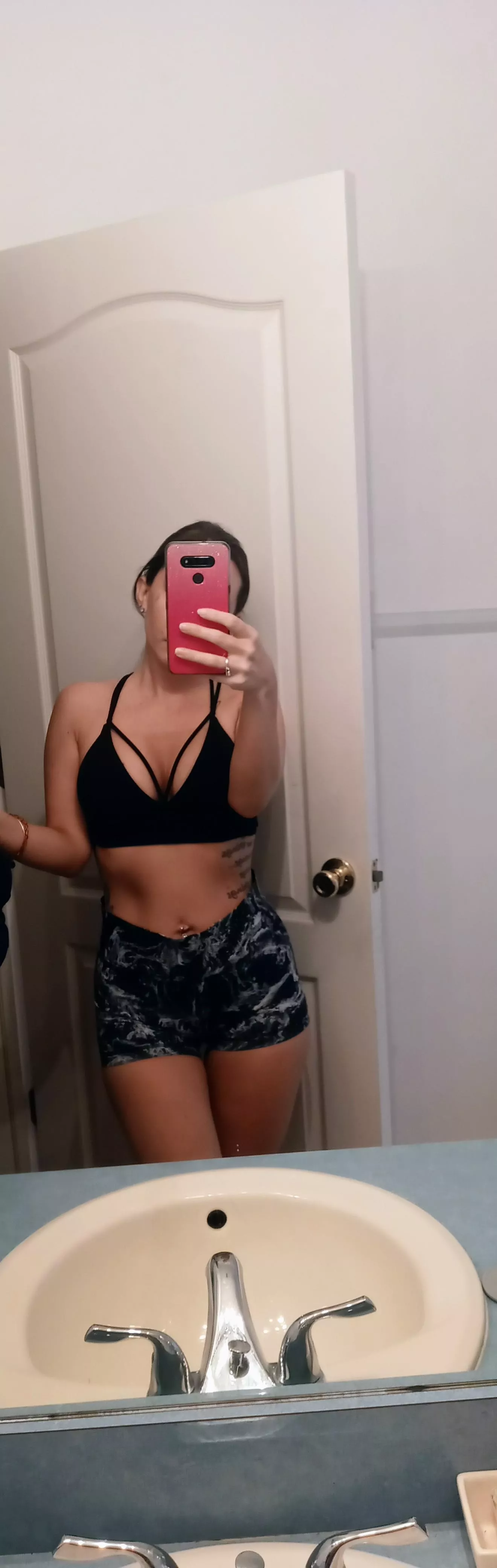 Hitting a slump -- I am not noticing much of a change. It's been 7 long weeks for hour long workouts and tracking my food. Eff it, I am eating candy.