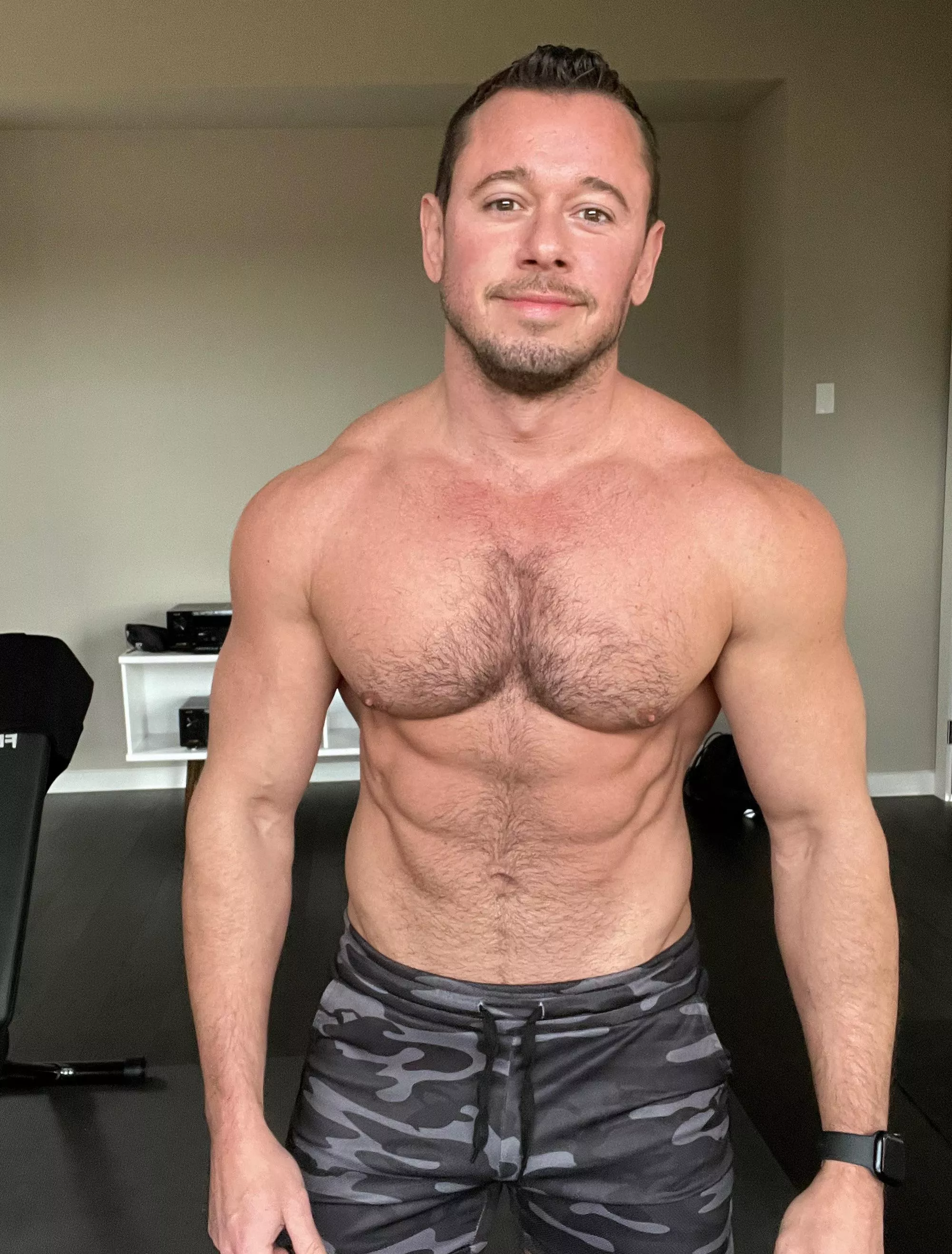 I hope you all have a wonderful Valentine’s Day! Be sure to message your friends and loved ones letting them know how much they mean to you 🤗 Also, don’t forget to show yourself some love by getting a workout in 💪🏼