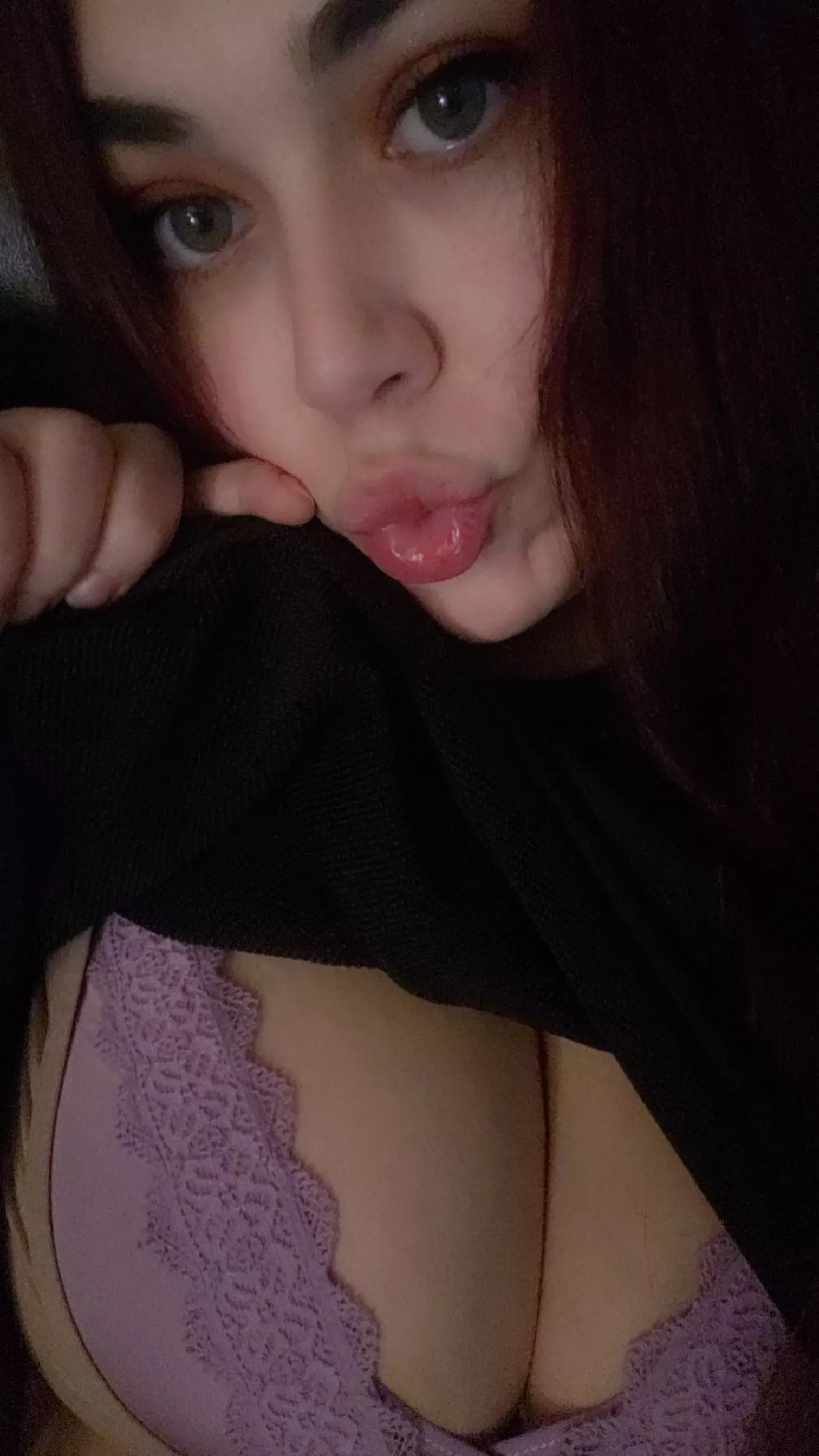 I reserved a special spot for you on Valentines Day 😉🍒 Be mine? 💋