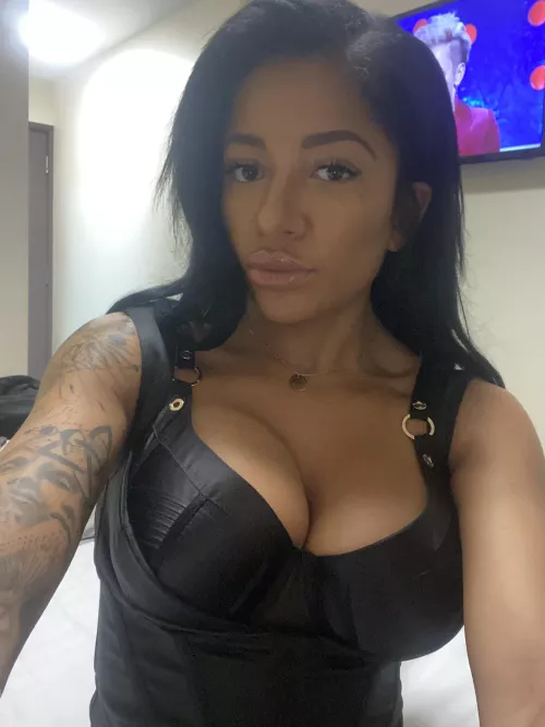 I want to be your little whore?