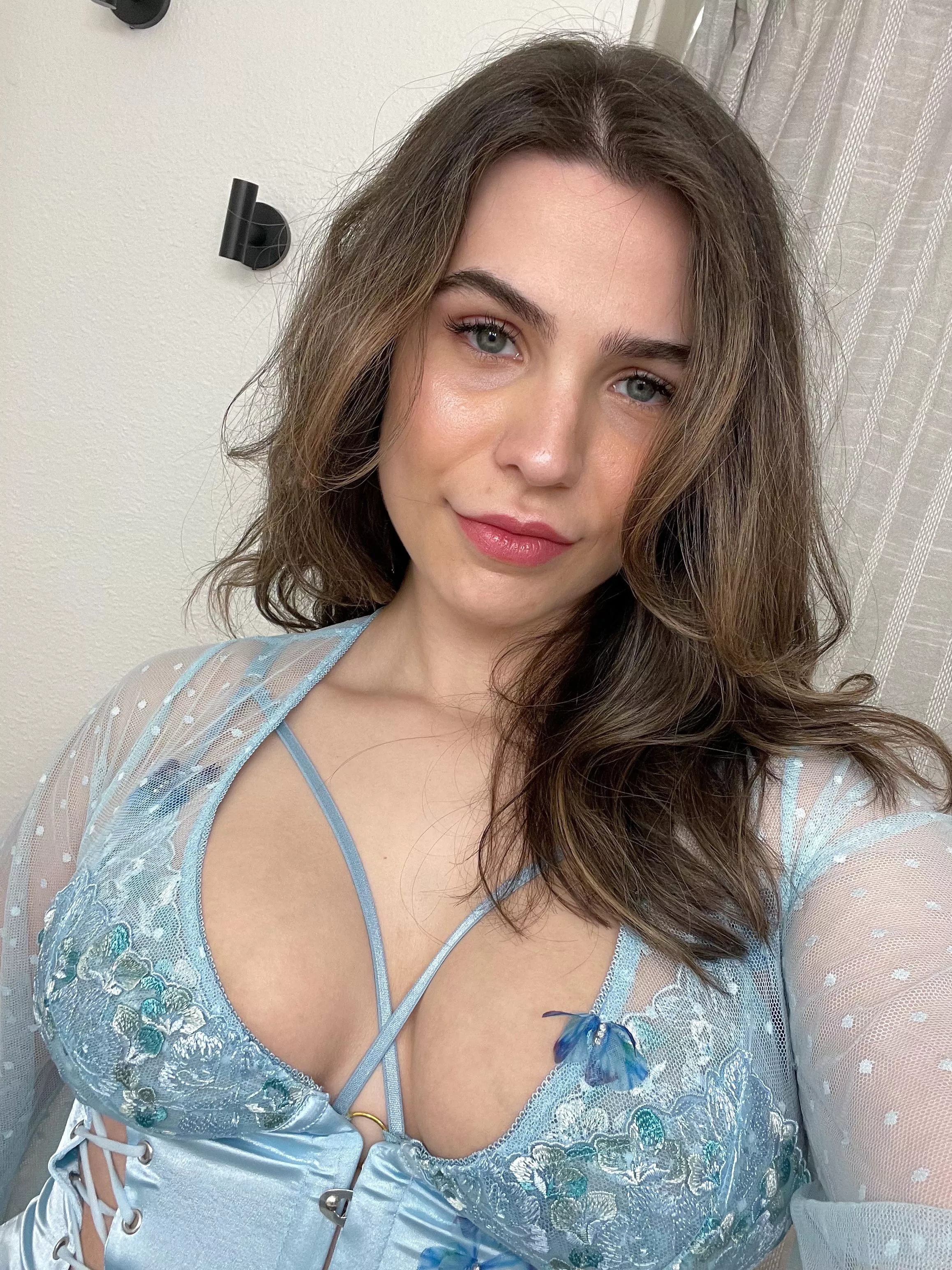 Little Latina milfie 🖤😘