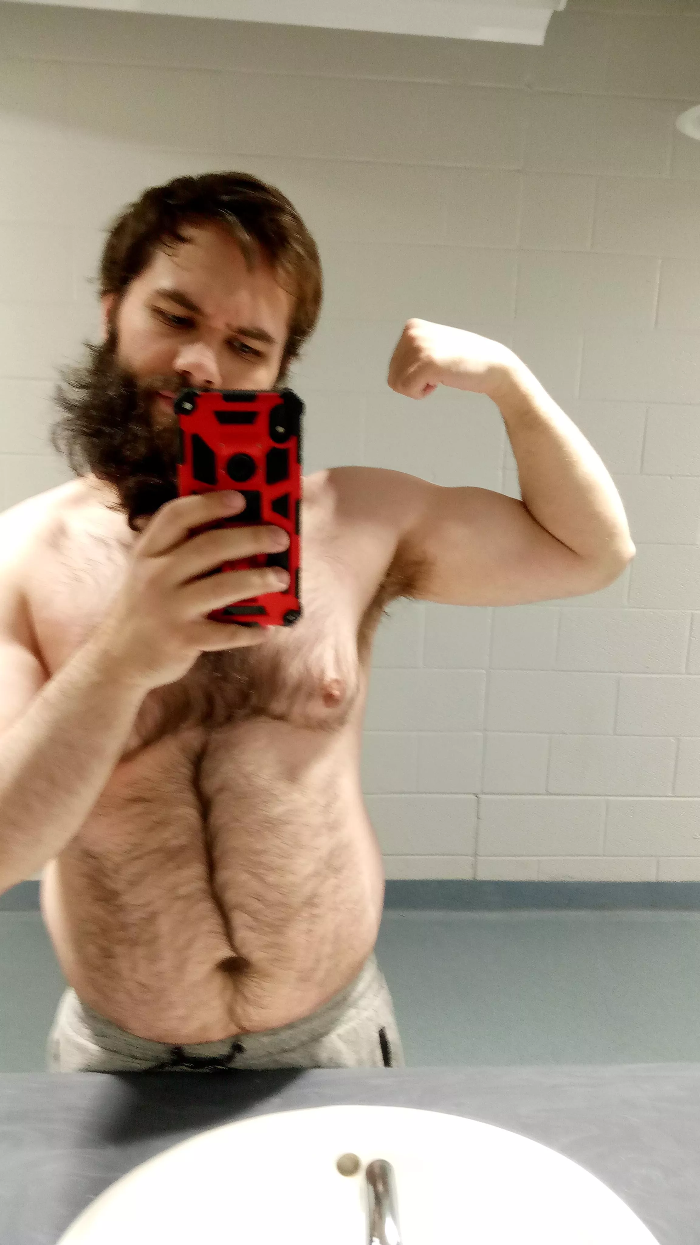 look at this chest hair 🤤