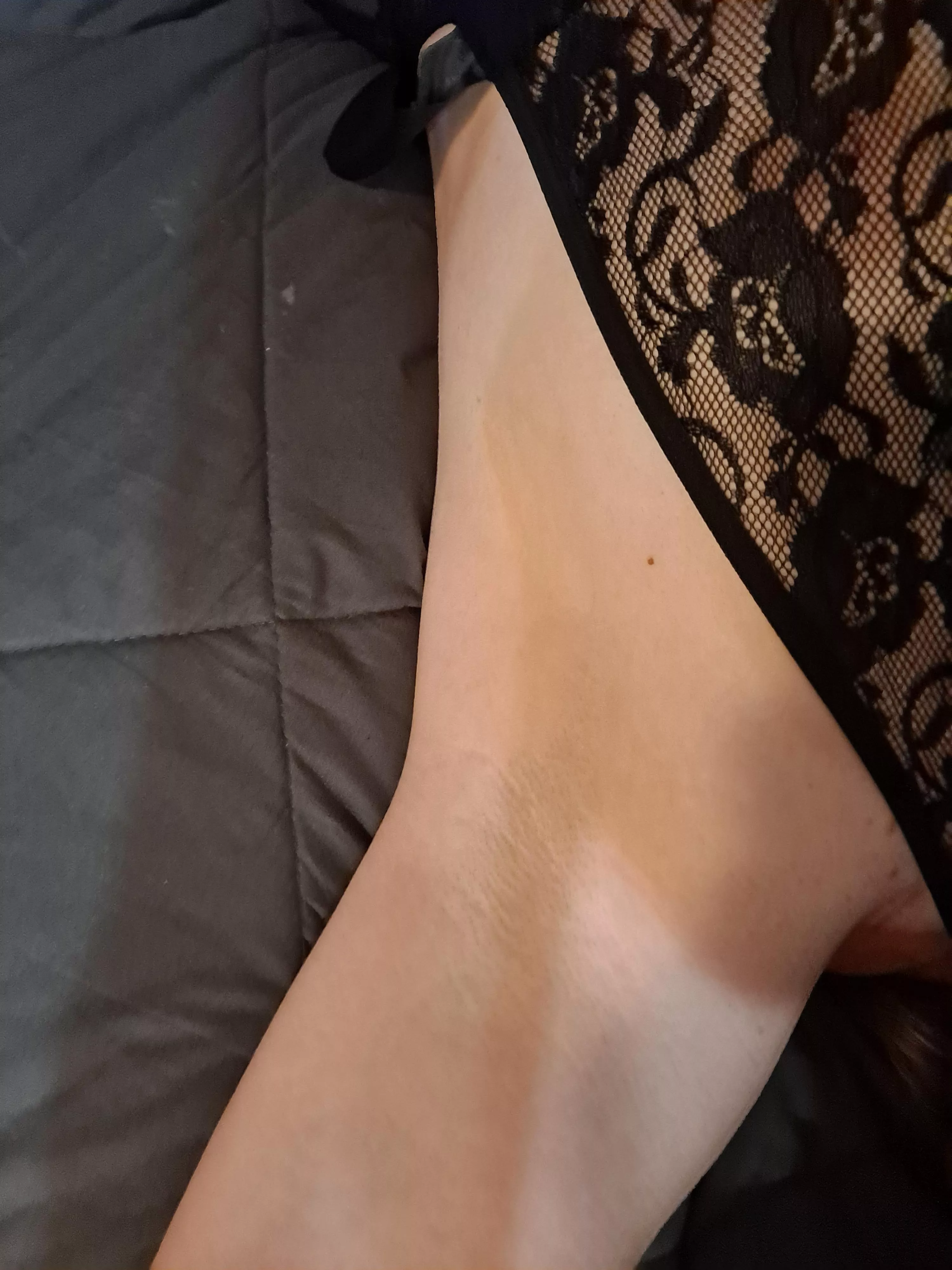 loved the feedback I've been getting on my post 😍 I'll be off work later tonight and hope to see at least one more person likes 😉😉😘