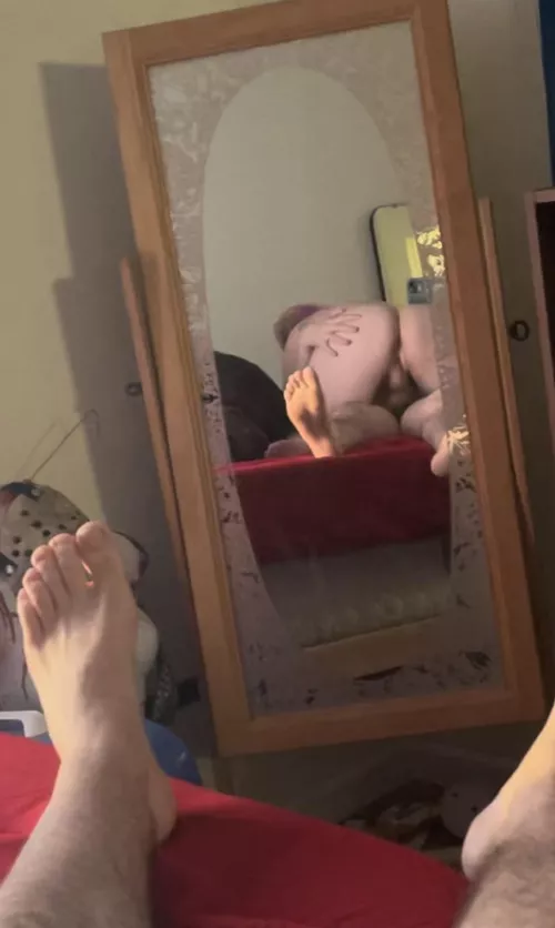 Much needed lunch break with daddy. 🤤