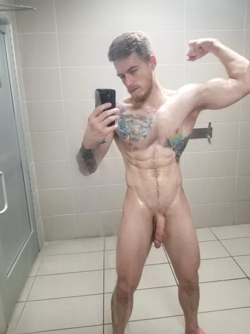 Nice and sweaty after gym workout 😇