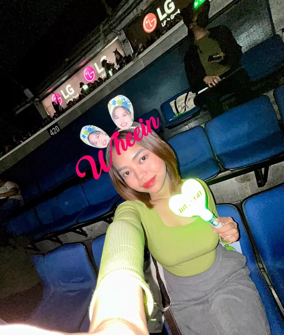 petite but she busty af