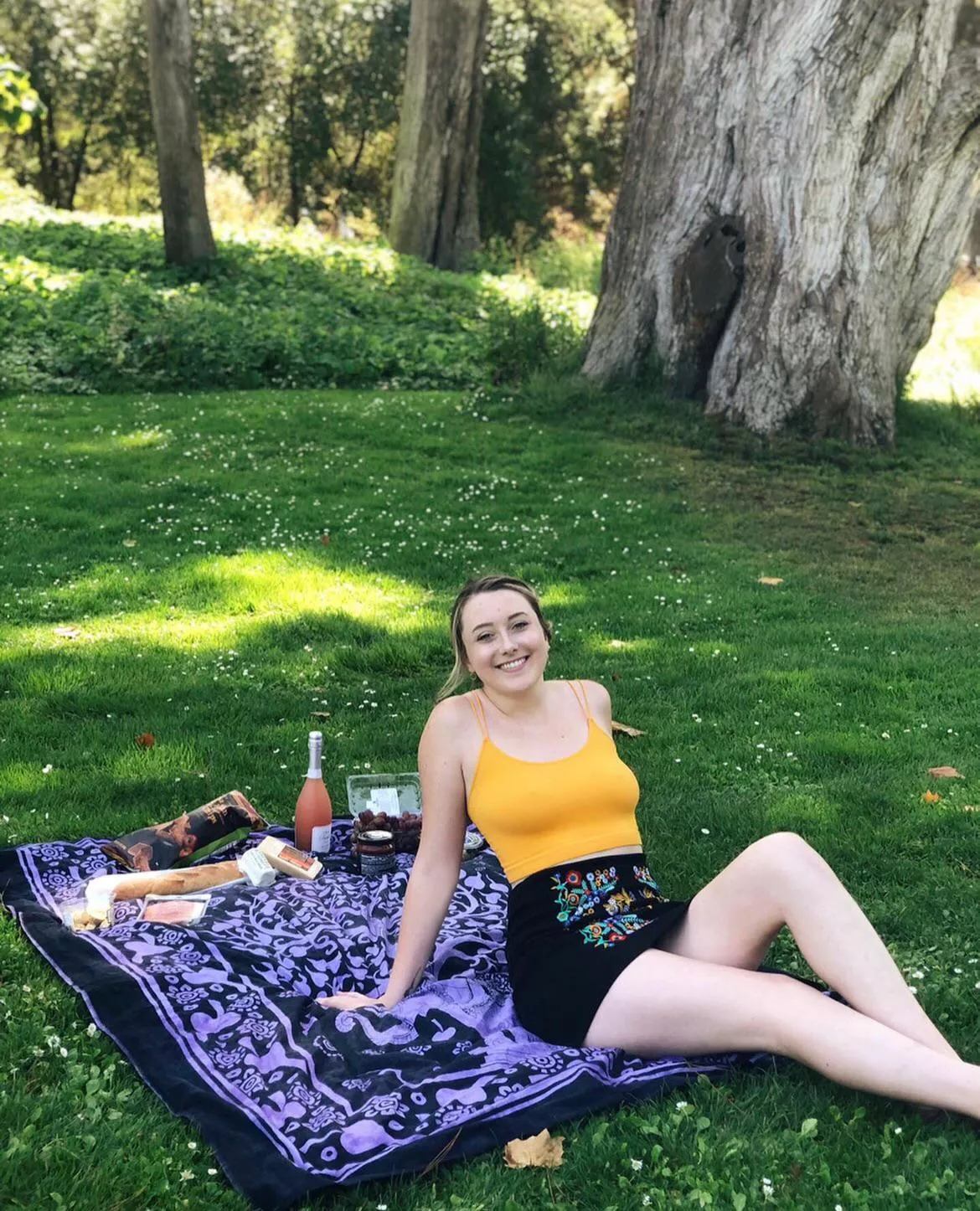 Picnic in the park = free the nips!!