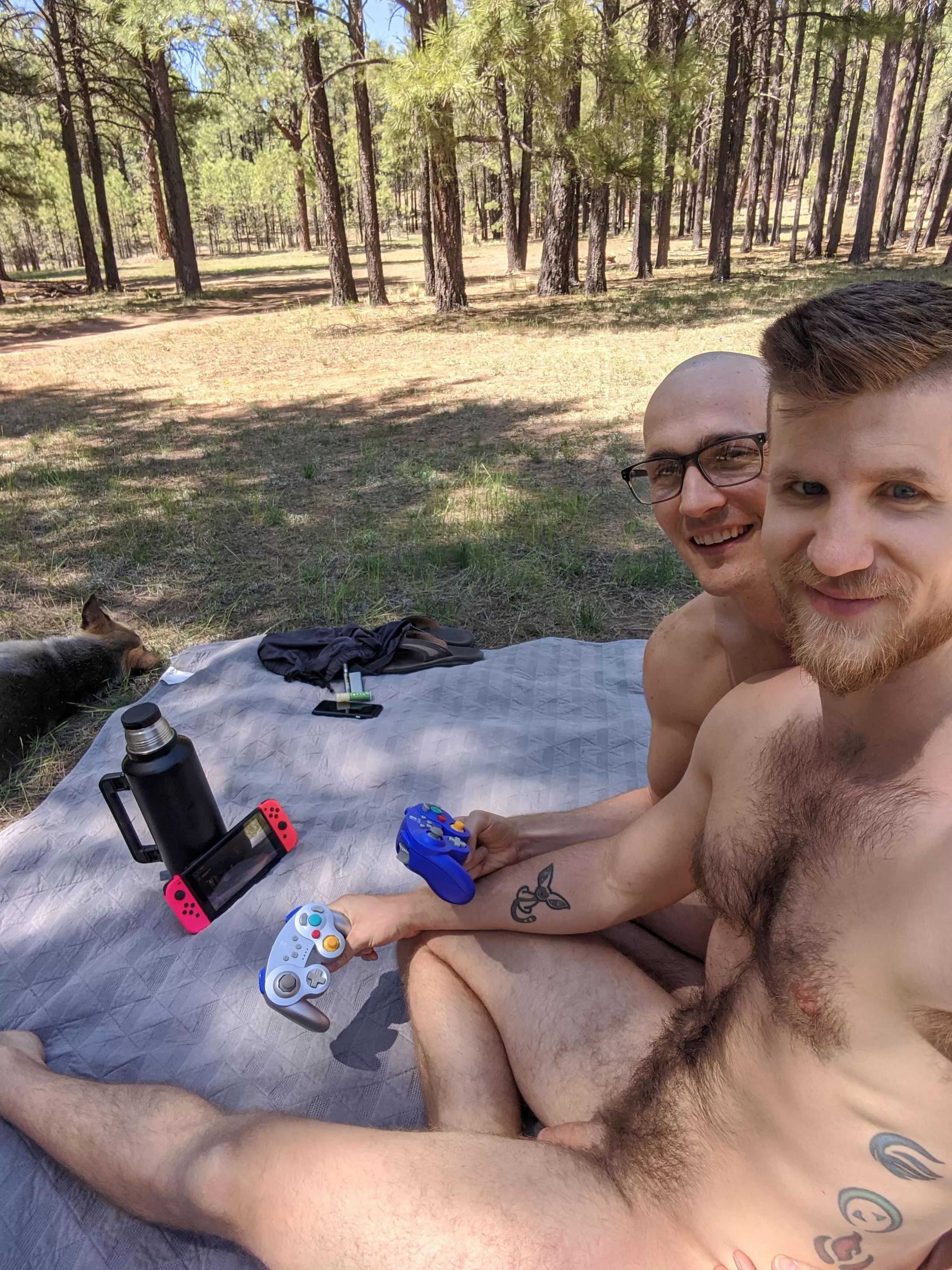 Playing videogames naked in the woods 💙