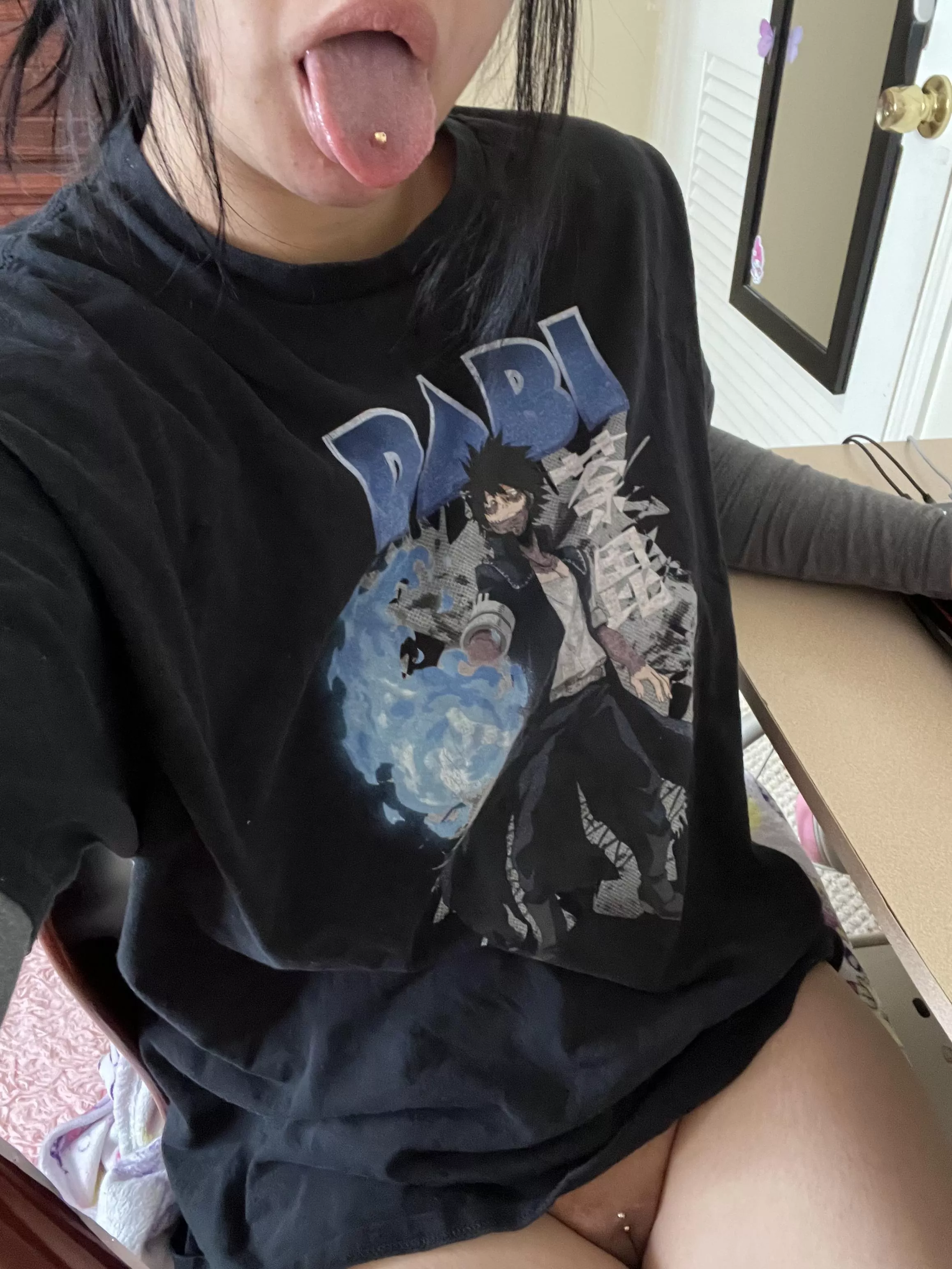 Sometimes I just wanna [f]eel cozy in a big tee