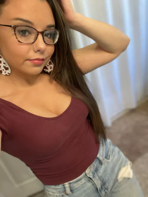 Straight hair makes me feel like an entirely new women😊