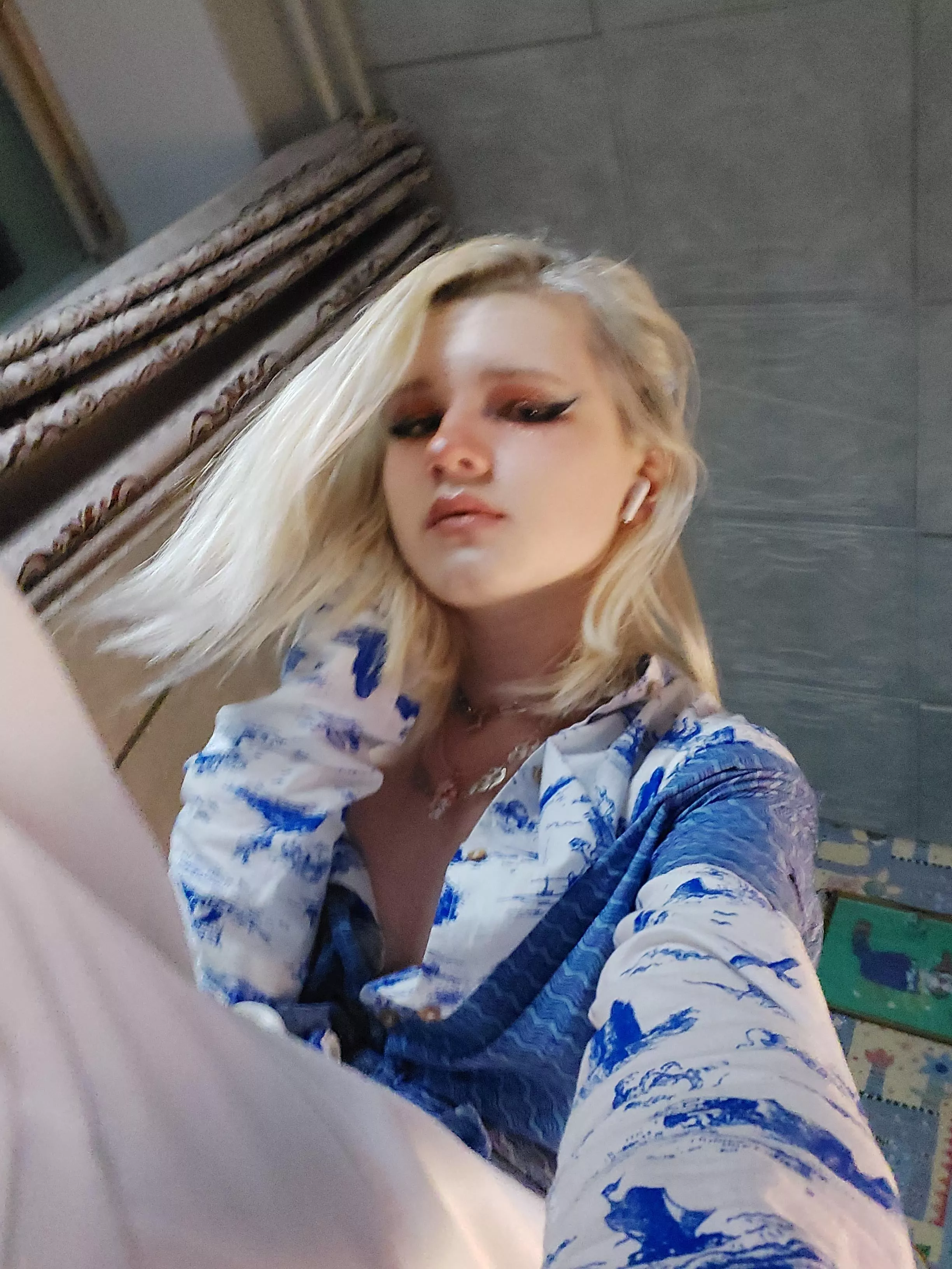 There is something in this out of focus. To be honest, I just can't stop shaking my hands