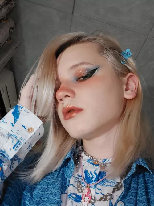 Today Valentine is orange 🤭🧡/💙✨