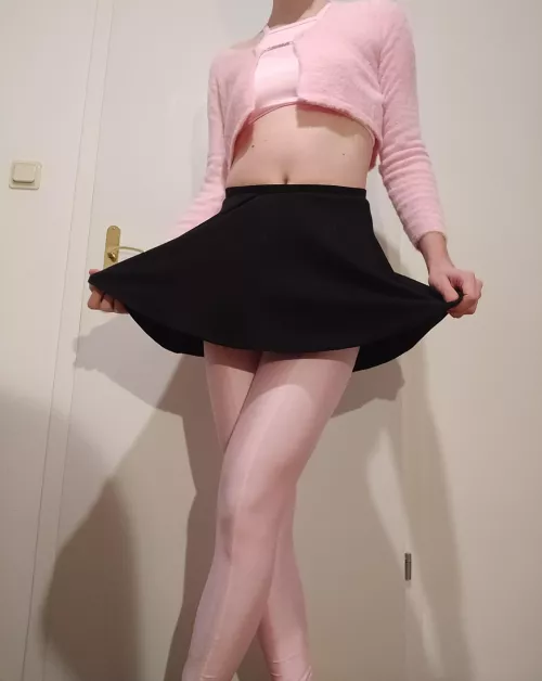 Who wants to be my first Valentine? 💕