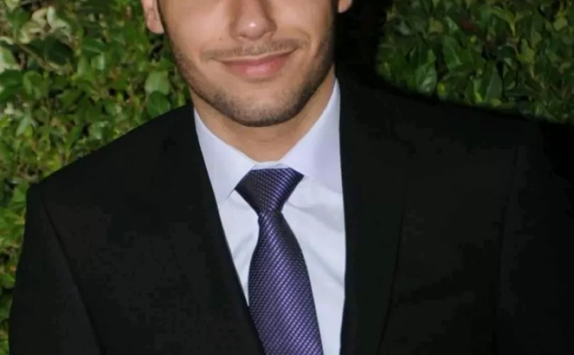 Would you encourage me to take a nude pic in the same suit?