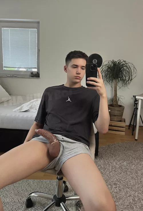 would you ride my cock like this?🥹👉🏼👈🏼