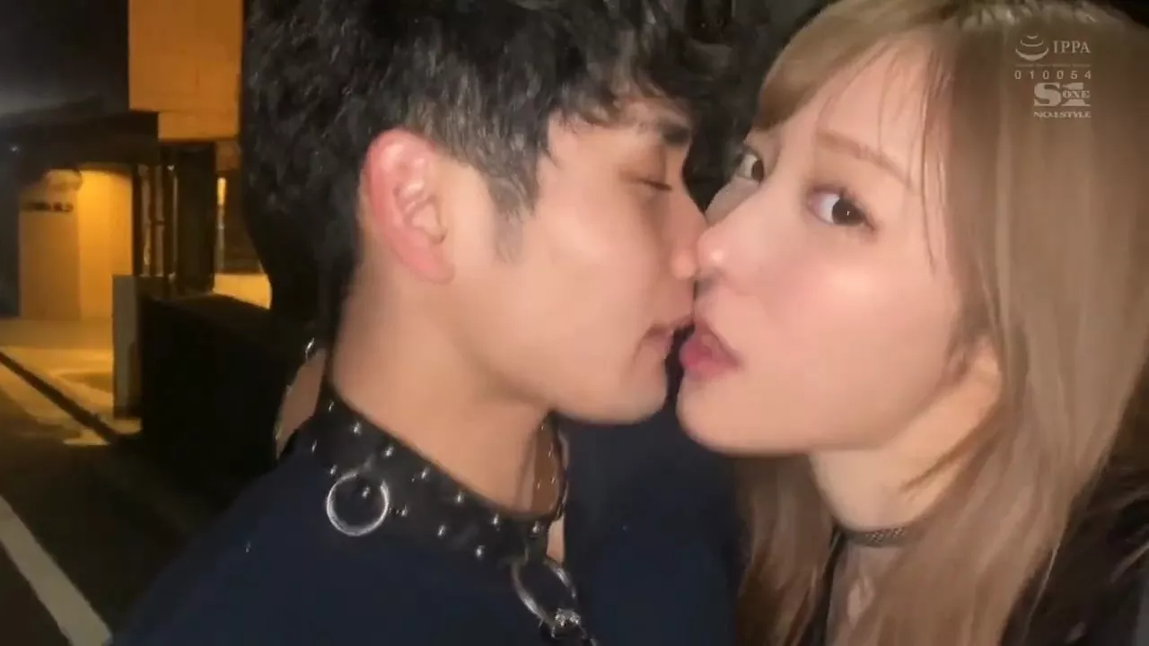 Anyone know who she is?? plz help me