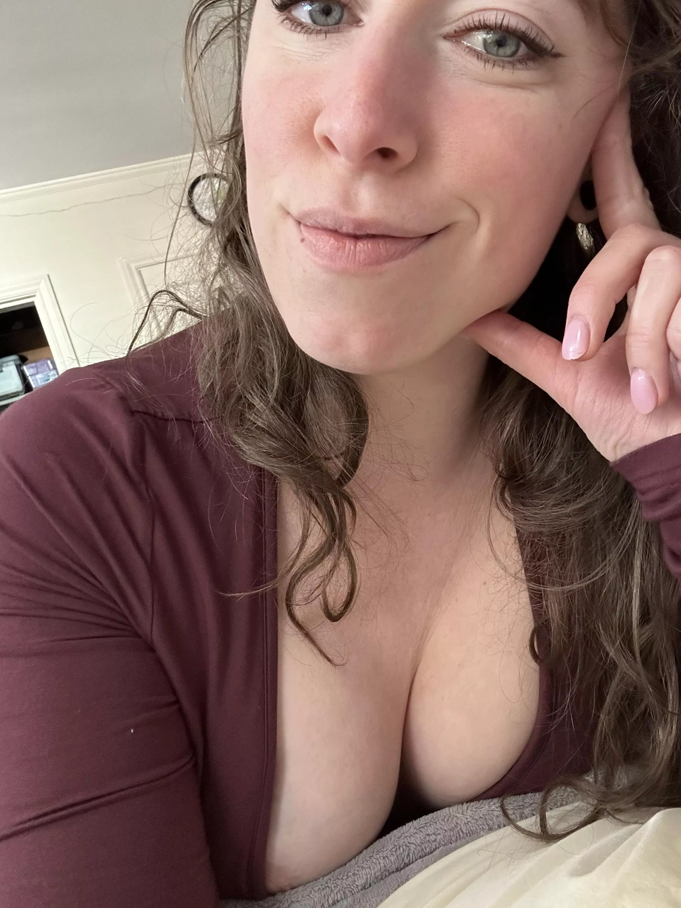 Aw you look so cute when you stare 😁