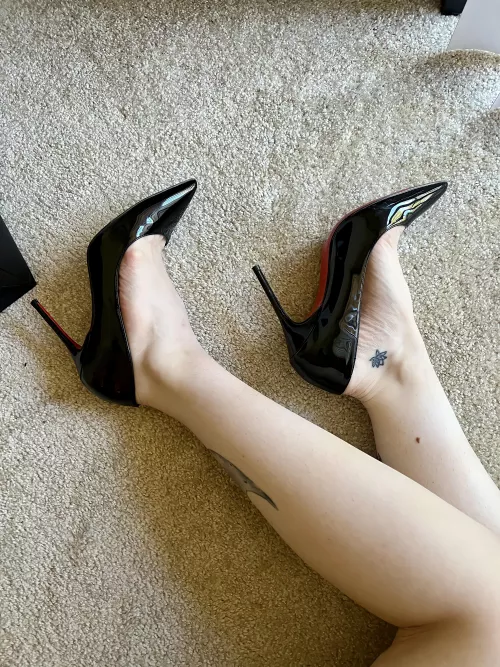 Cute little red bottom moment<3