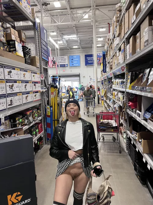 First there was Lowe’s titties, but now for some Lowe’s PUSS PUSS!