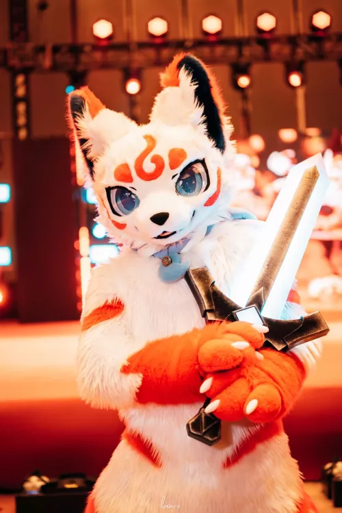 Fluffy fox swordsman - @AdnerLi on Twitter