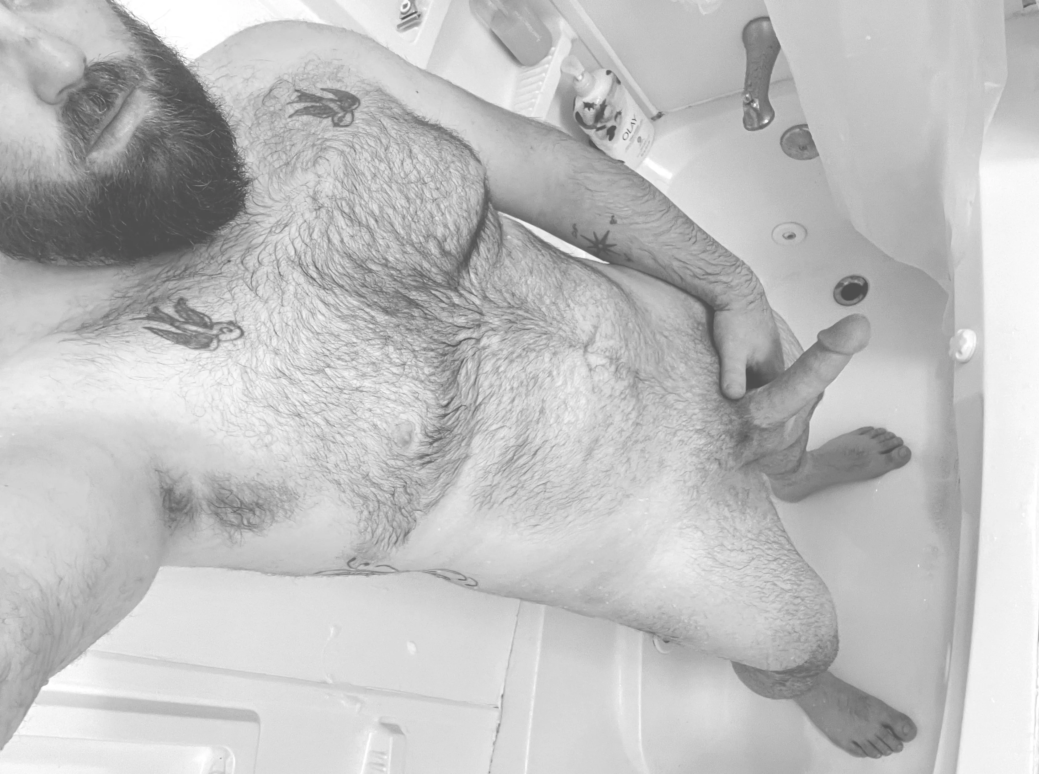 Freshly showered and still wet😉💦 should I dry off or are you joining me??