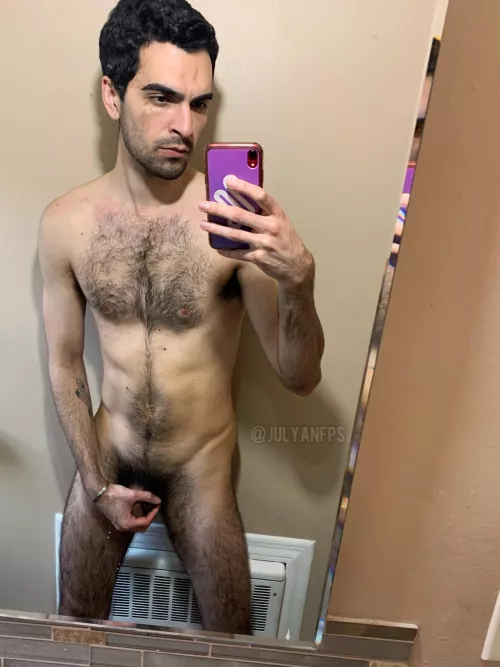 Hairy legs and dark bush 😜 get your face in here