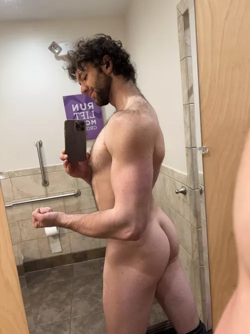 I was told I need to post ass more often 😅