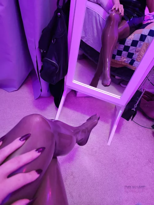 latex covered feet welcome here?